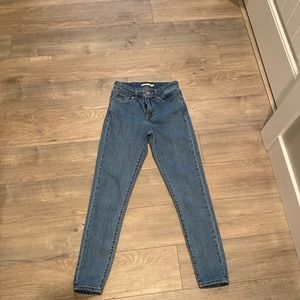 Levis 721 high waisted jeans